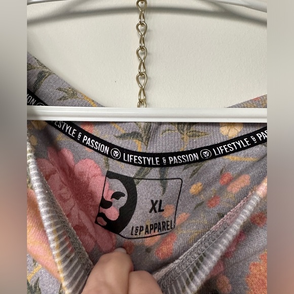 XL crewneck sweat shirt - Picture 3 of 3